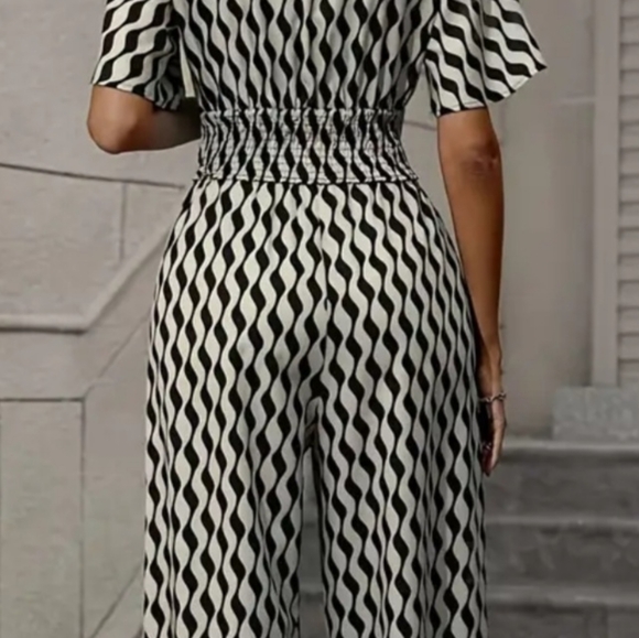 NWOT 2 pc pant set, light material. - Picture 3 of 8